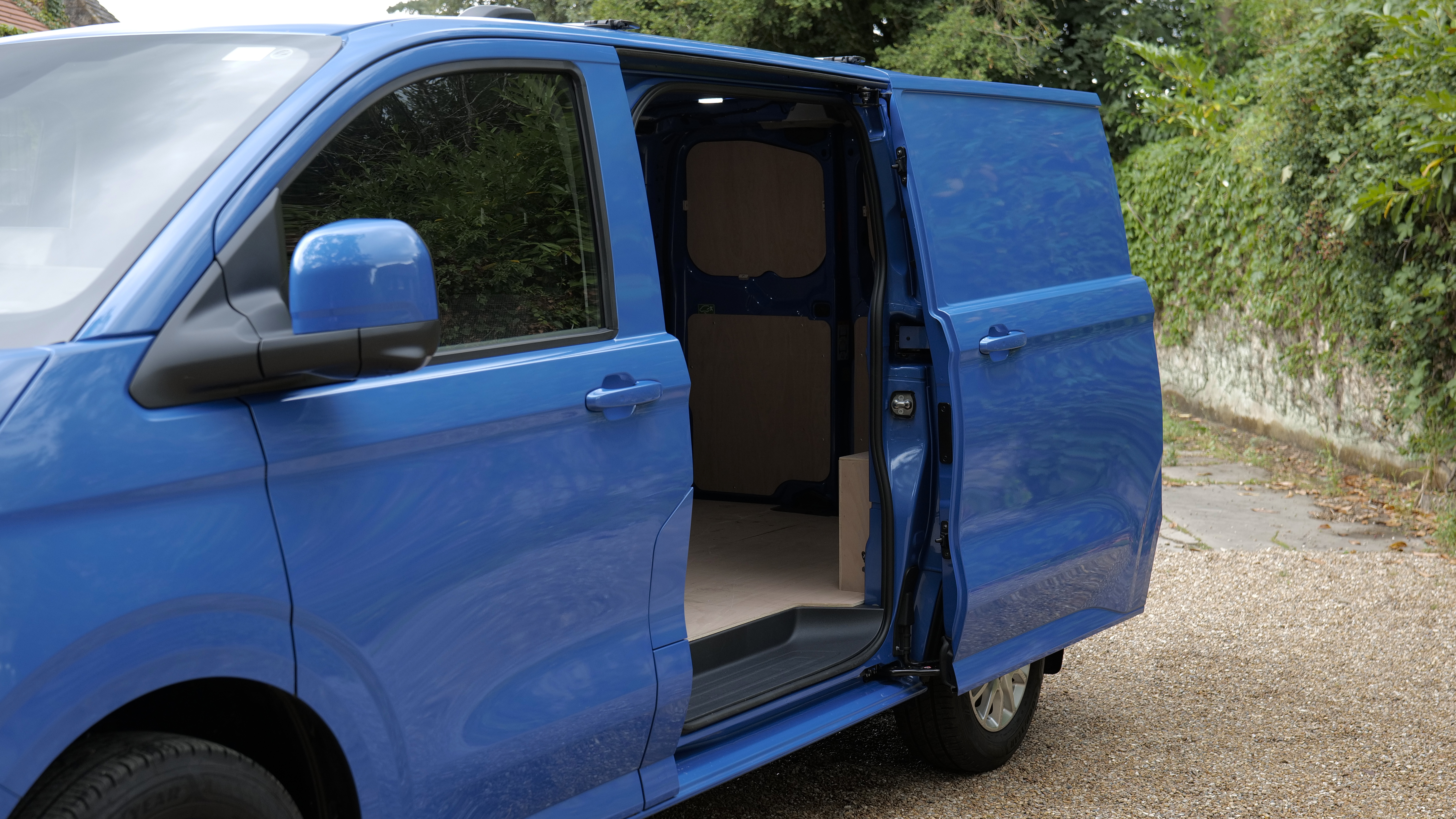 Volkswagen TRANSPORTER T32 SWB DIESEL 2.0 TDI 150 Commerce Plus Kombi Van Auto